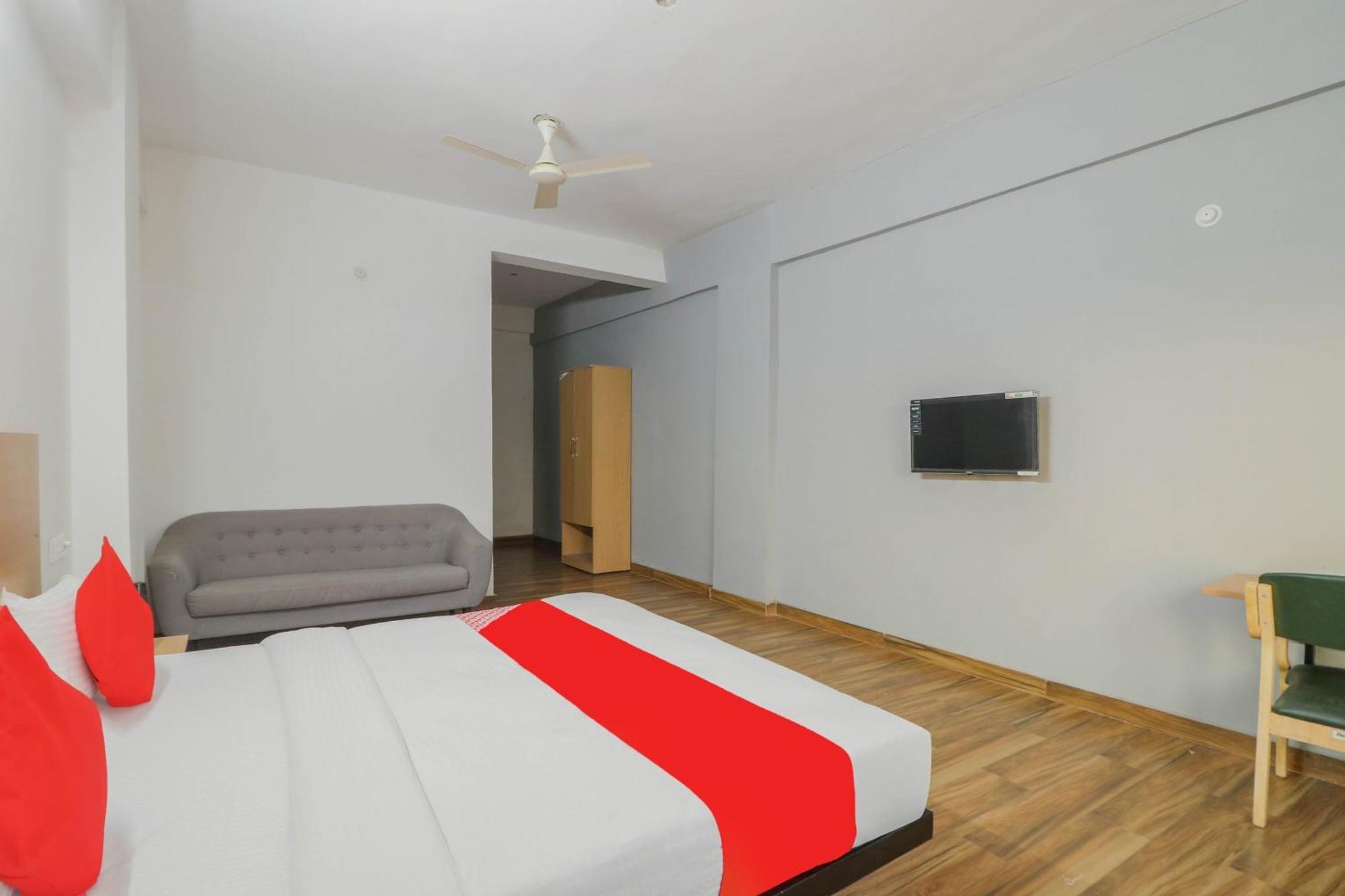 Townhall Bhiwadi Екстер'єр фото