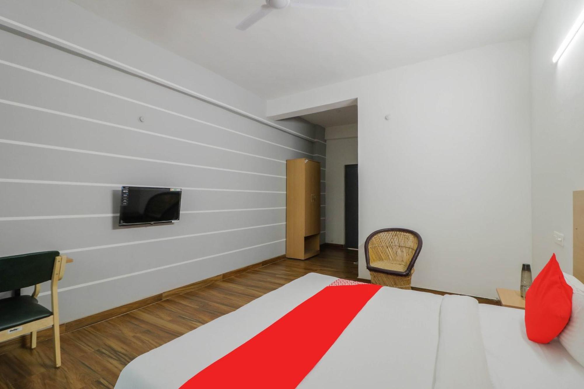Townhall Bhiwadi Екстер'єр фото